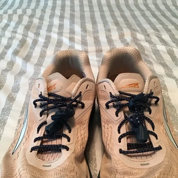 Altra Women’s 10.5 Torin 5 Ego Max Athletic Sneakers - Picture 2 of 10